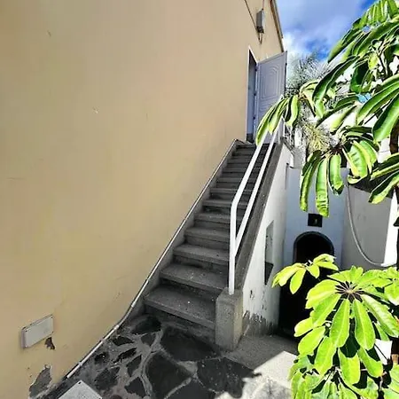 En Ciudad Jardin Apartment